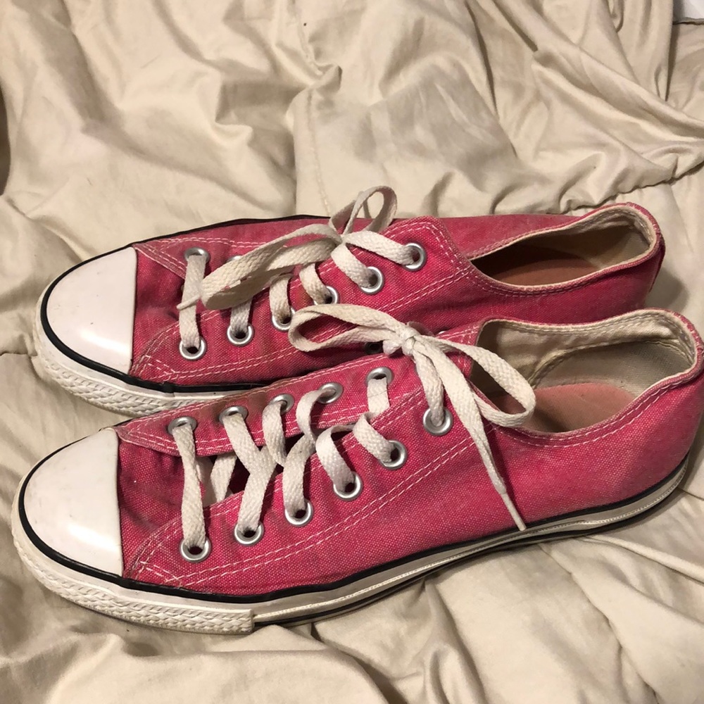 Pink converse